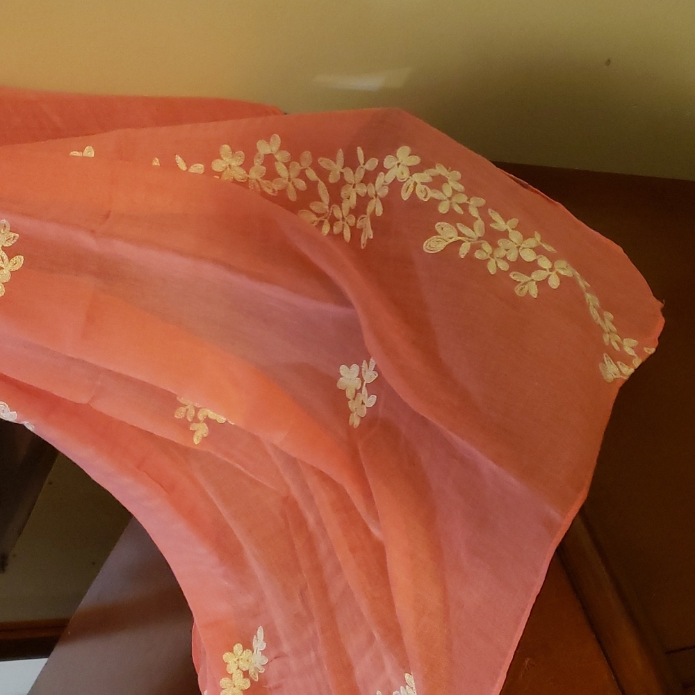 L.I.B. New York, Pink scarf - Picture 3 of 5